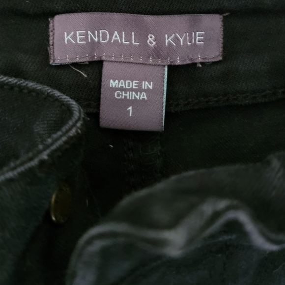 Black shorts - Picture 2 of 3